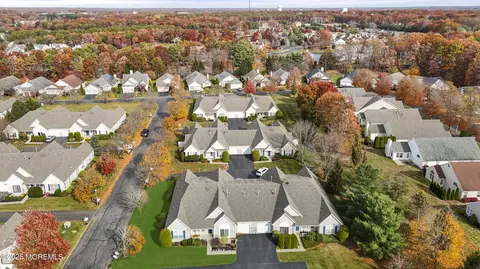 45 Deer Chase Ln, Lakewood, NJ 08701