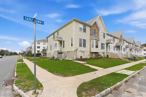 15 Sanz Town Rd, Lakewood, NJ 08701
