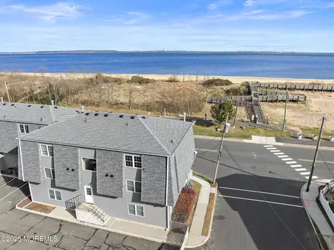 98 Beachway Ave #13, Keansburg, NJ 07734
