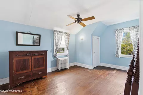 Bedroom - 806 Riverview Dr, Brielle, NJ 08730 photo 2 of 4