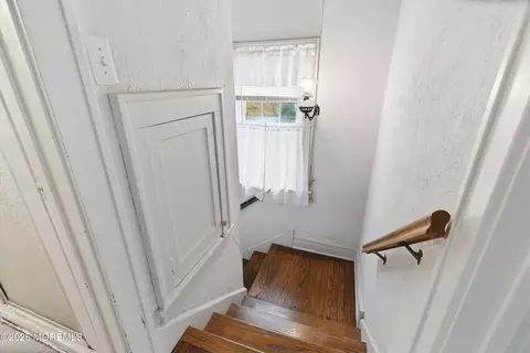 Entry Way - 806 Riverview Dr, Brielle, NJ 08730 photo 3 of 3
