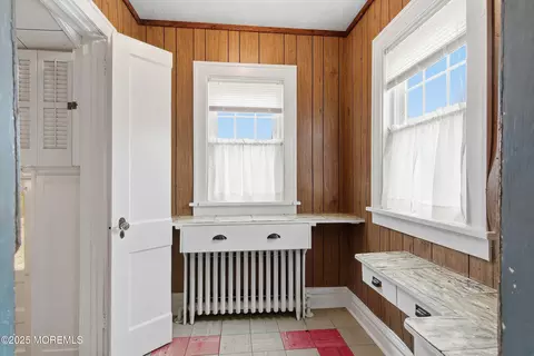 Entry Way - 806 Riverview Dr, Brielle, NJ 08730 photo 2 of 3