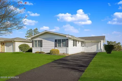 55 Tony Ct, Brick, NJ 08724