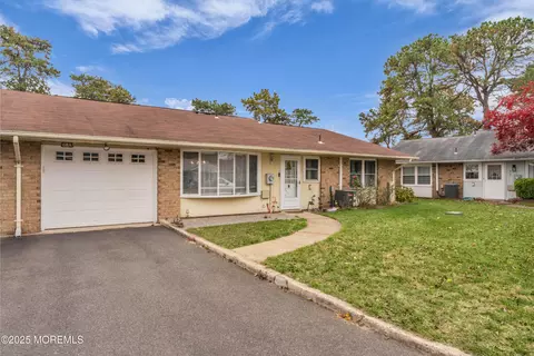 68 Buckingham Dr #A, Manchester, NJ 08759