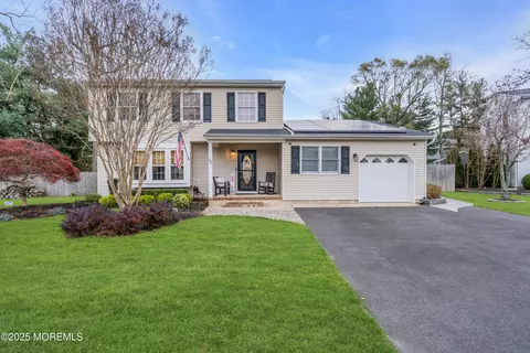 44 Cherry Tree Cir, Howell, NJ 07731