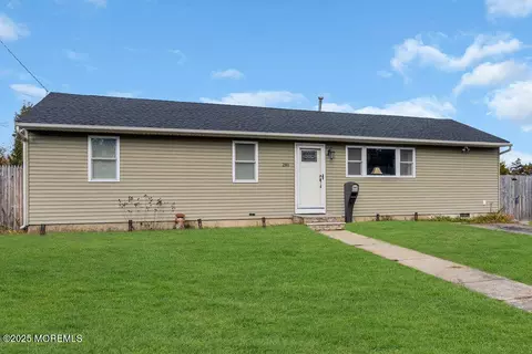 280 Leswing Dr, Brick, NJ 08723