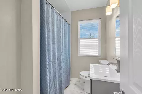 Bath - 280 Leswing Dr, Brick, NJ 08723 photo 1 of 1