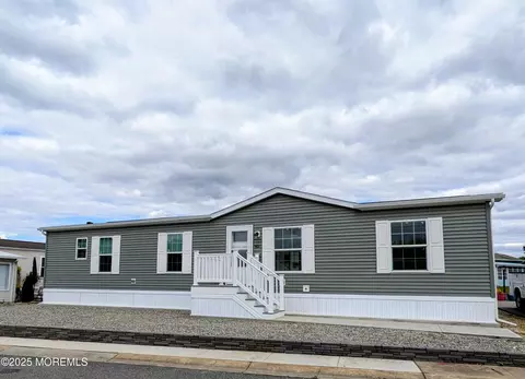 1422 Nature Way, Toms River, NJ 08755