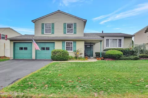 7 Nantucket Ct, Howell, NJ 07731