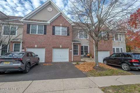 78 Ironwood Ct, Middletown, NJ 07748