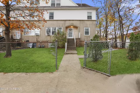 418 8th St, Lakewood, NJ 08701