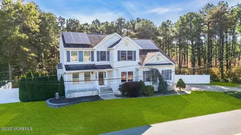 1617 Berkeley Ave, Beachwood, NJ 08722