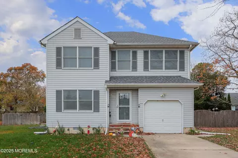 131 Holly Ct, Little Egg Harbor, NJ 08087