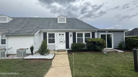 146 Old Nassau Rd #B, Monroe, NJ 08831