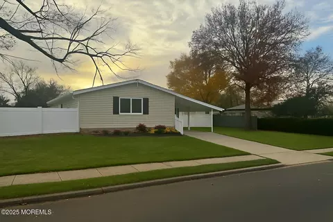 725 Gail Dr, Neptune City, NJ 07753