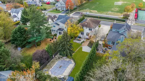 View/Area - 162 E River Rd, Rumson, NJ 07760 photo 2 of 8