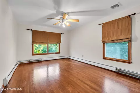 Bedroom - 162 E River Rd, Rumson, NJ 07760 photo 3 of 9