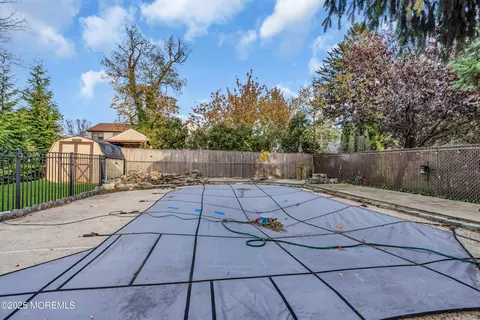 Exterior - 162 E River Rd, Rumson, NJ 07760 photo 15 of 17