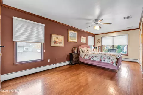 Bedroom - 162 E River Rd, Rumson, NJ 07760 photo 6 of 9