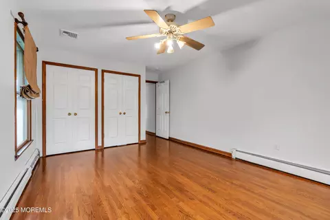 Bedroom - 162 E River Rd, Rumson, NJ 07760 photo 4 of 9