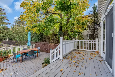 Exterior - 162 E River Rd, Rumson, NJ 07760 photo 9 of 17