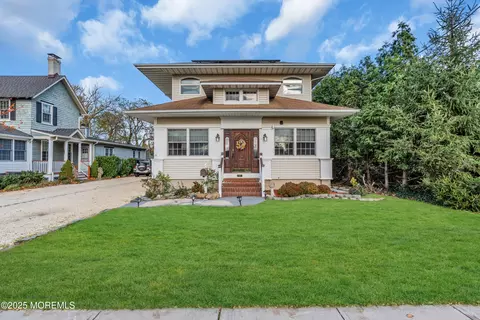 Exterior - 162 E River Rd, Rumson, NJ 07760 photo 3 of 17