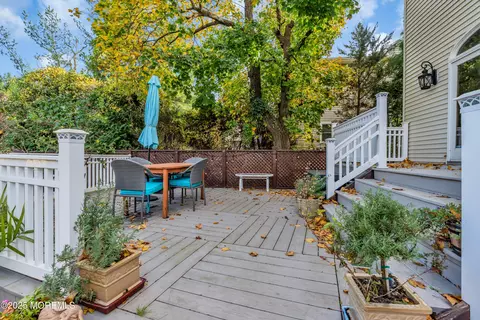 Exterior - 162 E River Rd, Rumson, NJ 07760 photo 8 of 17