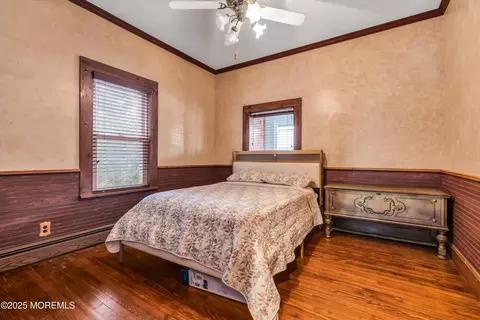 Bedroom - 162 E River Rd, Rumson, NJ 07760 photo 1 of 9