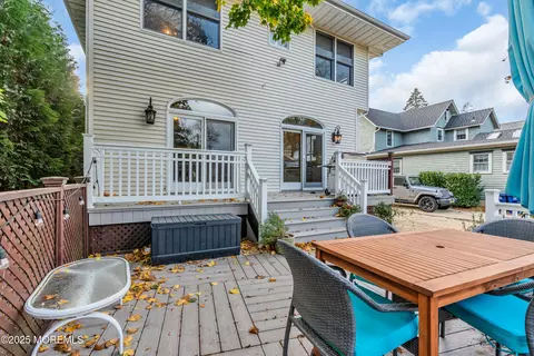 Exterior - 162 E River Rd, Rumson, NJ 07760 photo 12 of 17