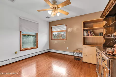 Bedroom - 162 E River Rd, Rumson, NJ 07760 photo 5 of 9