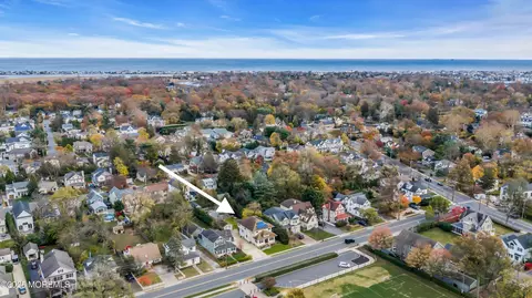 View/Area - 162 E River Rd, Rumson, NJ 07760 photo 3 of 8