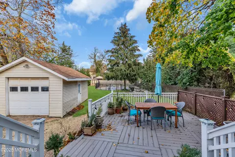 Exterior - 162 E River Rd, Rumson, NJ 07760 photo 10 of 17
