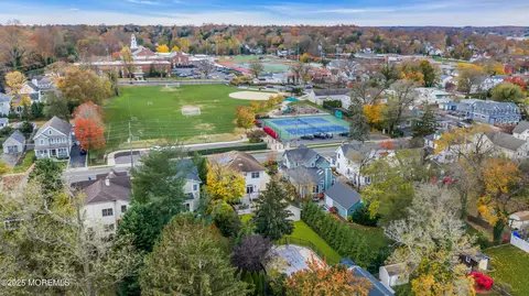 View/Area - 162 E River Rd, Rumson, NJ 07760 photo 7 of 8