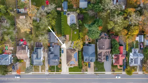 View/Area - 162 E River Rd, Rumson, NJ 07760 photo 1 of 8