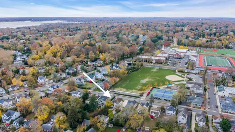View/Area - 162 E River Rd, Rumson, NJ 07760 photo 6 of 8