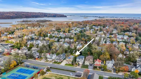 View/Area - 162 E River Rd, Rumson, NJ 07760 photo 4 of 8