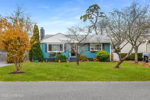 317 Prospect Dr, Brick, NJ 08724