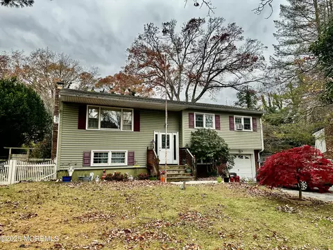 536 River Dr, Toms River, NJ 08753