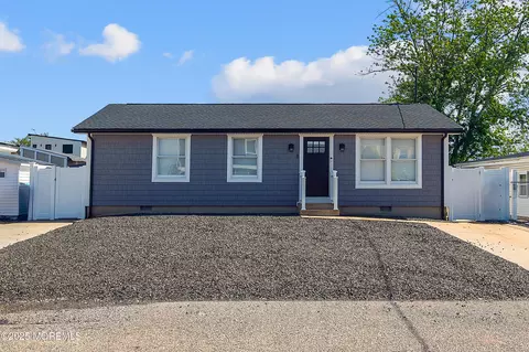 8 Navarra Dr, Brick, NJ 08723