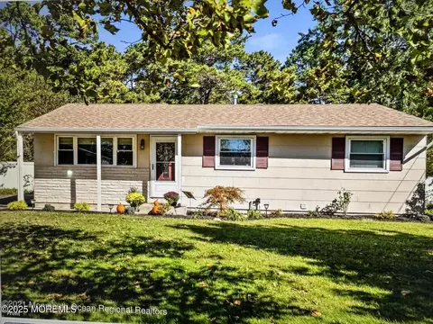 1130 Dell St, Toms River, NJ 08755