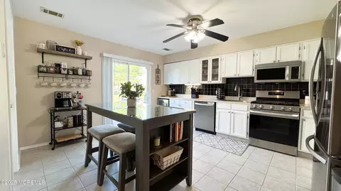 Kitchen - 421 Sandra Pl, Brick, NJ 08724 photo 1 of 3