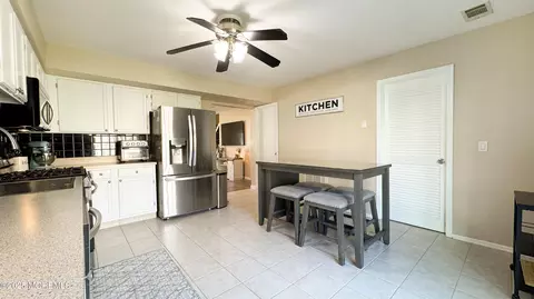 Kitchen - 421 Sandra Pl, Brick, NJ 08724 photo 3 of 3