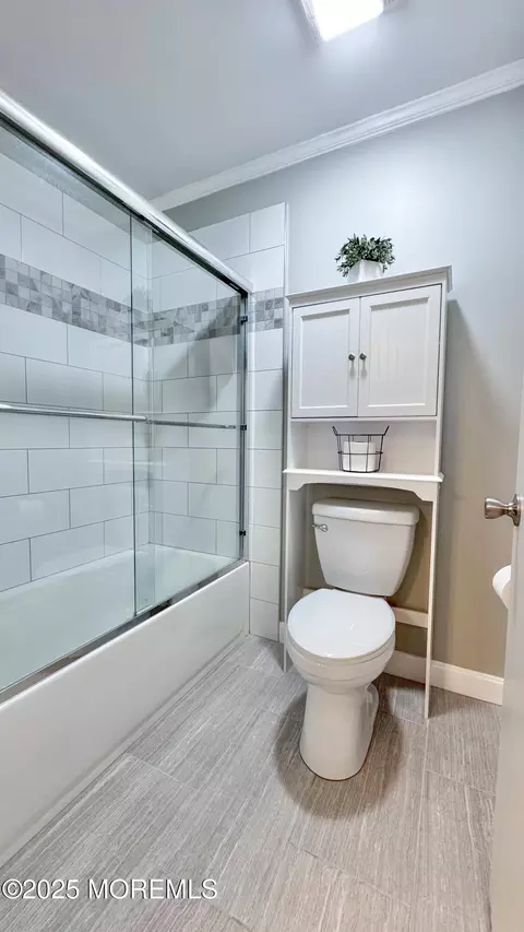 Bath - 421 Sandra Pl, Brick, NJ 08724 photo 2 of 4