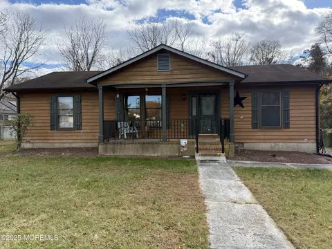 220 B Center St, Tuckerton, NJ 08087