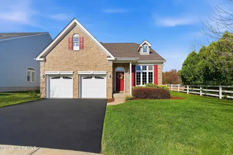 10 Salem Ct, Barnegat, NJ 08005