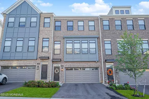22 Edmund Way, Middletown, NJ 07748