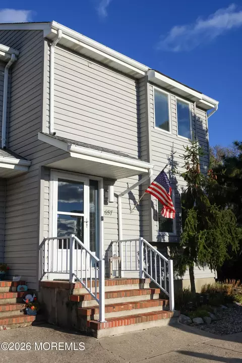 657 Ellicott Ave, Toms River, NJ 08753