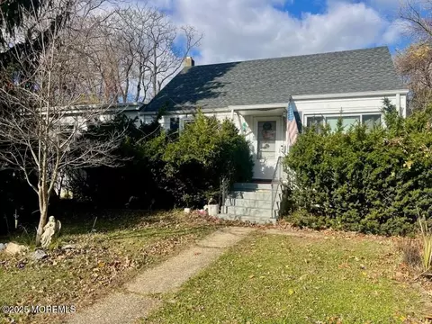 11 Schuber Pl, Eatontown, NJ 07724