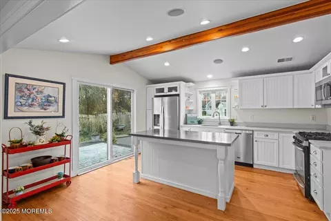 Kitchen - 80 Oak Knoll Rd, Waretown, NJ 08758 photo 2 of 10