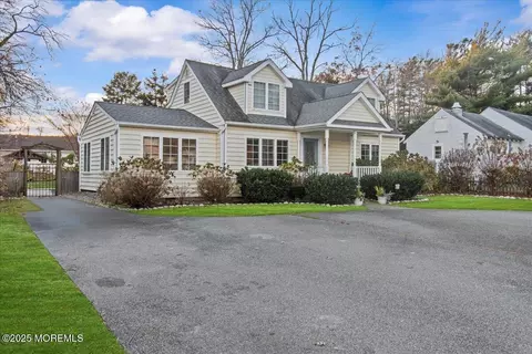 80 Oak Knoll Rd, Waretown, NJ 08758
